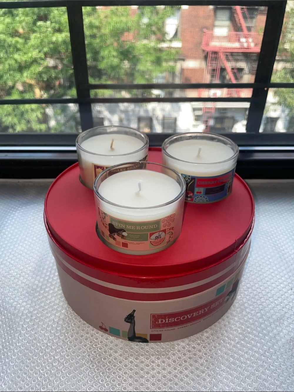 ❤️ NWT Anthropologie Imaginary Authors 3-Pack Scented Candle Set - Red